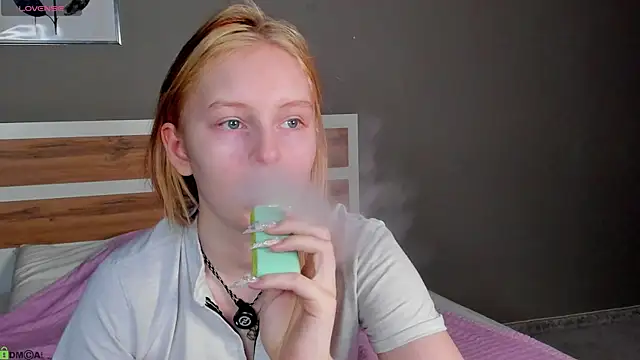 Snapshot of AngelWisee chatting on 19, 6, 2026 AngelWisee online show from 19, 6, 2026