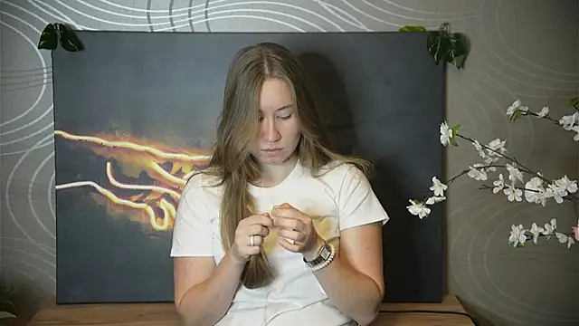 Snapshot of EvonWmith chatting on 28, 10, 2025 EvonWmith online show from 28, 10, 2025