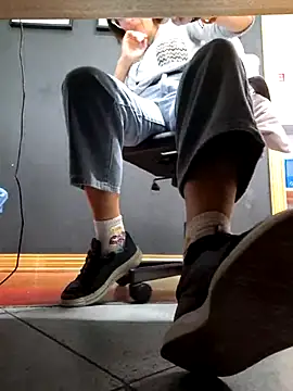 Snapshot of Piediniecollant chatting on 3, 11, 2025 Piediniecollant online show from 3, 11, 2025