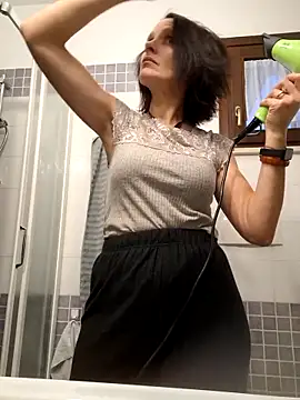 Piediniecollant online show from 16, 12, 2025