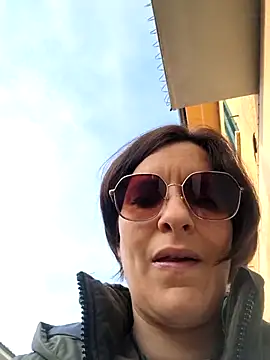 Piediniecollant online show from 1, 3, 2026