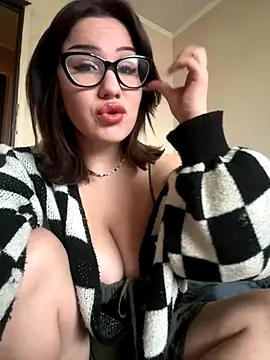 Snapshot of SashaNami chatting on 5, 11, 2025 SashaNami online show from 5, 11, 2025