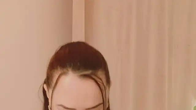 SiennaRosse online show from 9, 4, 2026