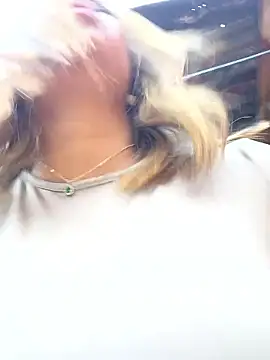 Snapshot of AriVelvet chatting on 14, 1, 2026 AriVelvet online show from 14, 1, 2026