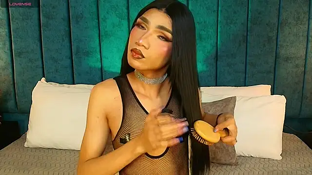 FernandaFox  online show from 18, 11, 2025