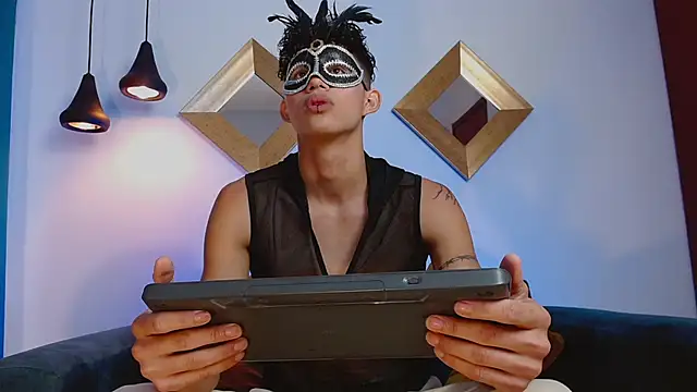 KamiSuarez online show from 30, 10, 2025