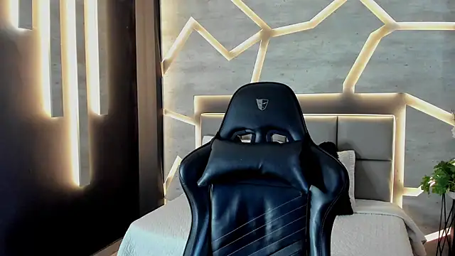 Snapshot of DakotaRussell_ chatting on 8, 2, 2026 DakotaRussell online show from 8, 2, 2026