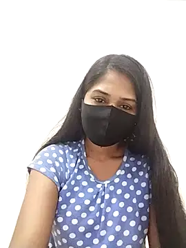 Green LaDY66 online show from 17, 11, 2025