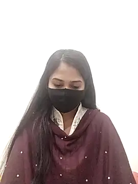 Green LaDY66 online show from 18, 11, 2025