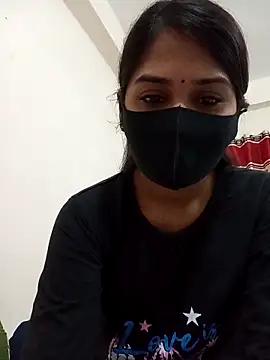 Green LaDY66 online show from 28, 11, 2025