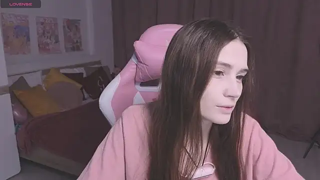 Hana Flo  online show from 14, 11, 2025