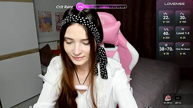 Hana Flo  online show from 3, 12, 2025