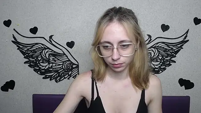 TracyLll online show from 28, 11, 2025