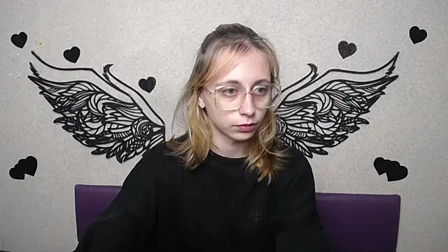 TracyLll online show from 30, 11, 2025