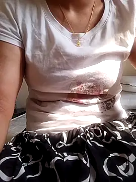 Snapshot of sweetpattu chatting on 2, 11, 2025 sweetpattu online show from 2, 11, 2025