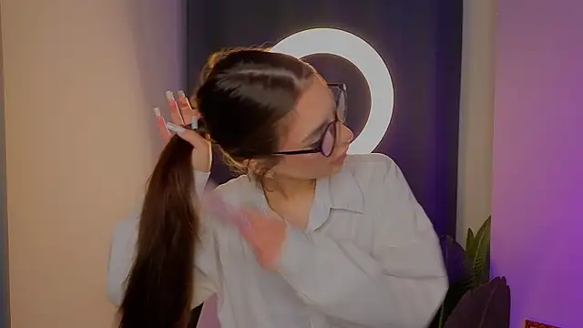 LauraHansil online show from 15, 4, 2026