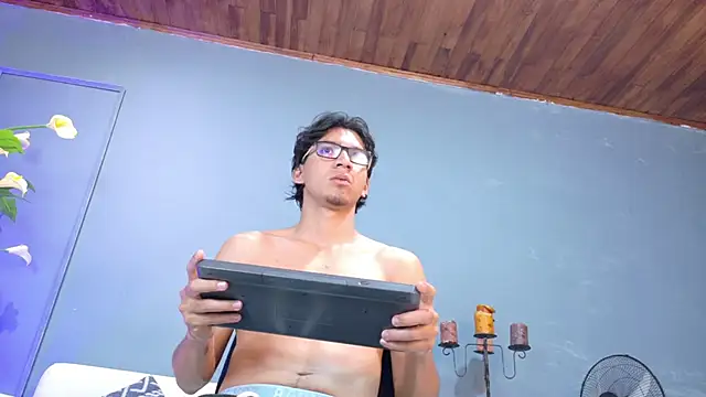 Snapshot of kane_del_toro chatting on 30, 10, 2025 kane del toro online show from 30, 10, 2025