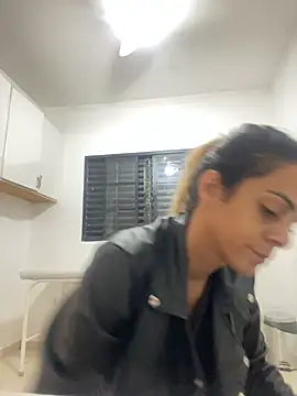 Snapshot of sabrinaneves chatting on 12, 6, 2026 sabrinaneves online show from 12, 6, 2026