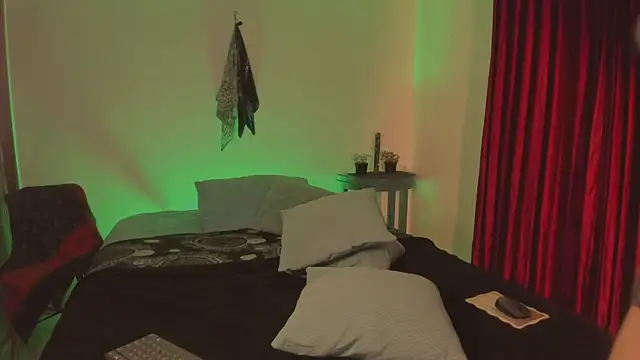 estmonnn online show from 17, 12, 2025