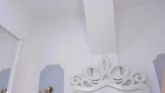 roxana scott1 online show from 6, 3, 2026