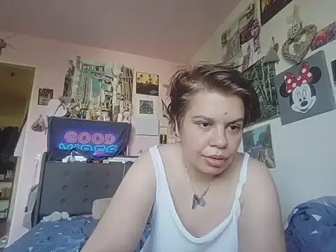 Snapshot of Carolineisback chatting on 19, 6, 2026 Carolineisback online show from 19, 6, 2026