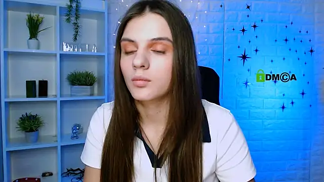 lisa dark  online show from 3, 6, 2026