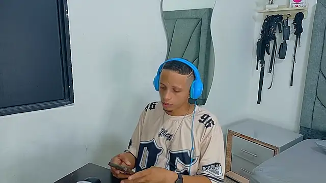 Snapshot of DamianandEva chatting on 3, 6, 2026 DamianandEva online show from 3, 6, 2026