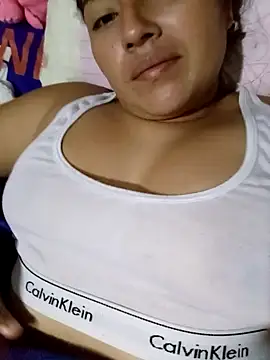 Snapshot of valebarrera chatting on 8, 11, 2025 valebarrera online show from 8, 11, 2025