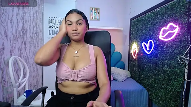 valeria martinez19 online show from 21, 11, 2025