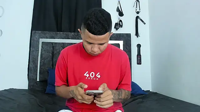 Steven19 LatinBoy online show from 8, 11, 2025