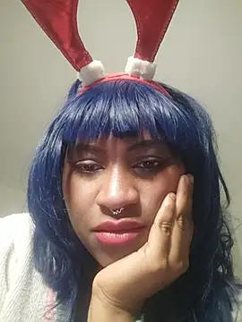 Snapshot of EvonyFoxxx chatting on 17, 12, 2025 EvonyFoxxx online show from 17, 12, 2025