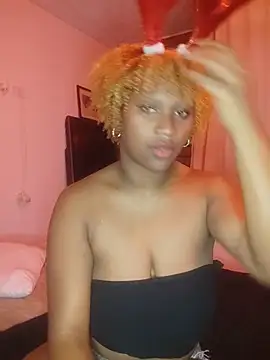 Snapshot of EvonyFoxxx chatting on 20, 12, 2025 EvonyFoxxx online show from 20, 12, 2025