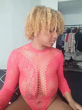 Snapshot of EvonyFoxxx chatting on 7, 1, 2026 EvonyFoxxx online show from 7, 1, 2026