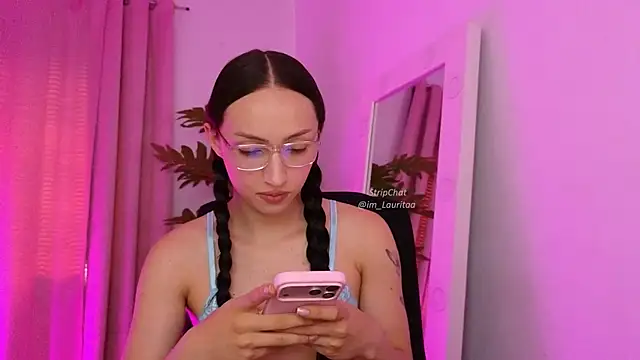 Snapshot of BabyLauritaa chatting on 17, 4, 2026 BabyLauritaa online show from 17, 4, 2026