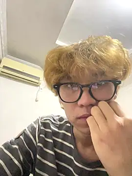 Snapshot of DaleHammer chatting on 31, 10, 2025 DaleHammer online show from 31, 10, 2025