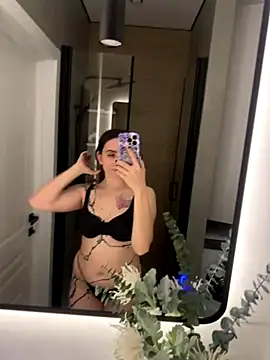  Elizabeth Brown online show from 19, 11, 2025