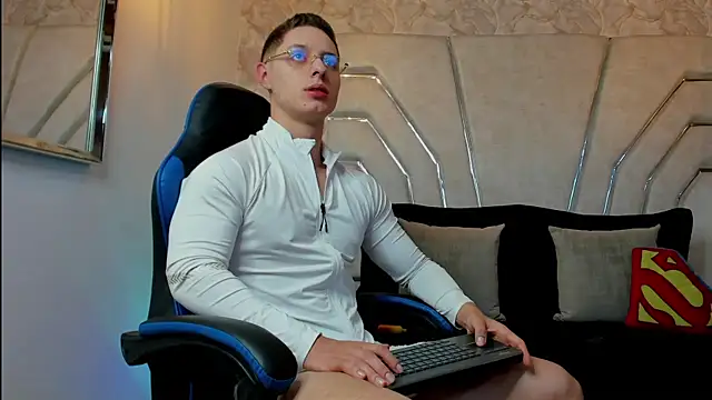 Snapshot of MAXTHOMSON chatting on 29, 7, 2026 MAXTHOMSON online show from 29, 7, 2026