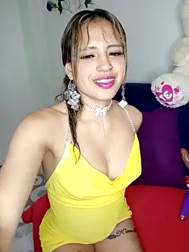 BellaChiquis  online show from 7, 11, 2025