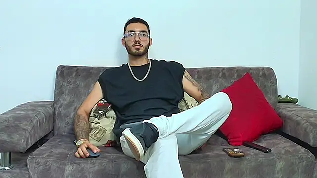 Snapshot of thebadboys05 chatting on 19, 7, 2026 thebadboys05 online show from 19, 7, 2026