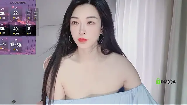 Snapshot of YunShan-33 chatting on 10, 6, 2026 YunShan-33 online show from 10, 6, 2026