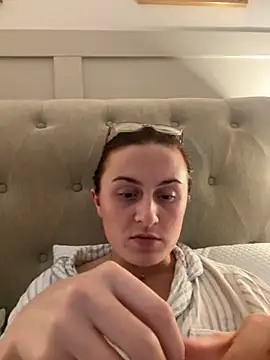 EmLovesxx online show from 17, 11, 2025