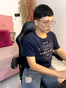 Snapshot of LiamHeat_ chatting on 6, 11, 2025 LiamHeat online show from 6, 11, 2025