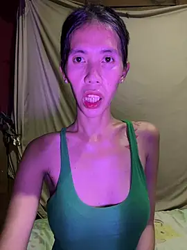 Snapshot of bellaUtops chatting on 5, 7, 2026 bellaUtops online show from 5, 7, 2026