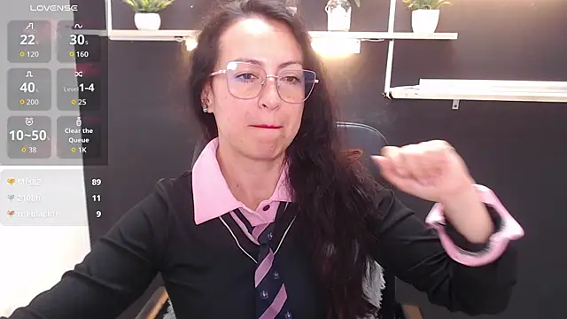 Lauryn Jones online show from 16, 4, 2026