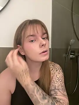 LisaFreierxx online show from 8, 7, 2026
