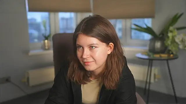 Snapshot of TereseHoltorf chatting on 8, 11, 2025 TereseHoltorf online show from 8, 11, 2025