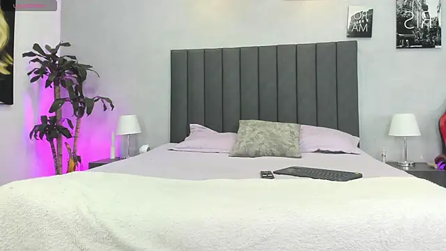 Snapshot of kendra_london chatting on 9, 5, 2026 kendra london online show from 9, 5, 2026