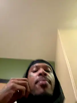 Snapshot of urnewfantasyzzz chatting on 3, 11, 2025 urnewfantasyzzz online show from 3, 11, 2025