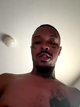 Snapshot of urnewfantasyzzz chatting on 7, 11, 2025 urnewfantasyzzz online show from 7, 11, 2025