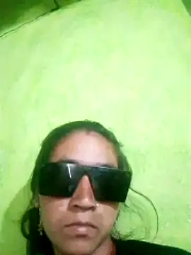 Snapshot of Sexy_monikah chatting on 17, 12, 2025 Sexy monikah online show from 17, 12, 2025